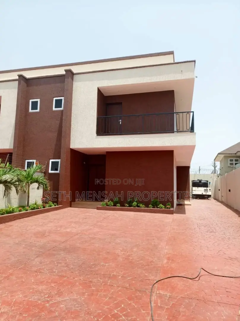4bdrm House in Skm, Airport Residential Area for rent