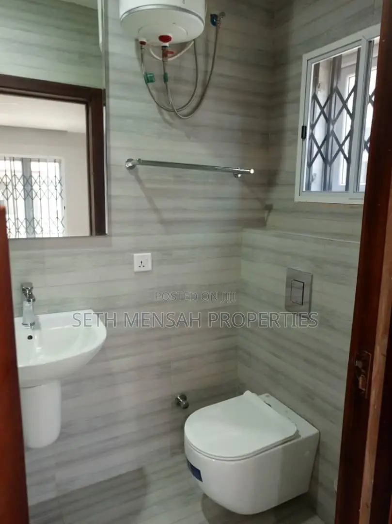 4bdrm House in Skm, Airport Residential Area for rent
