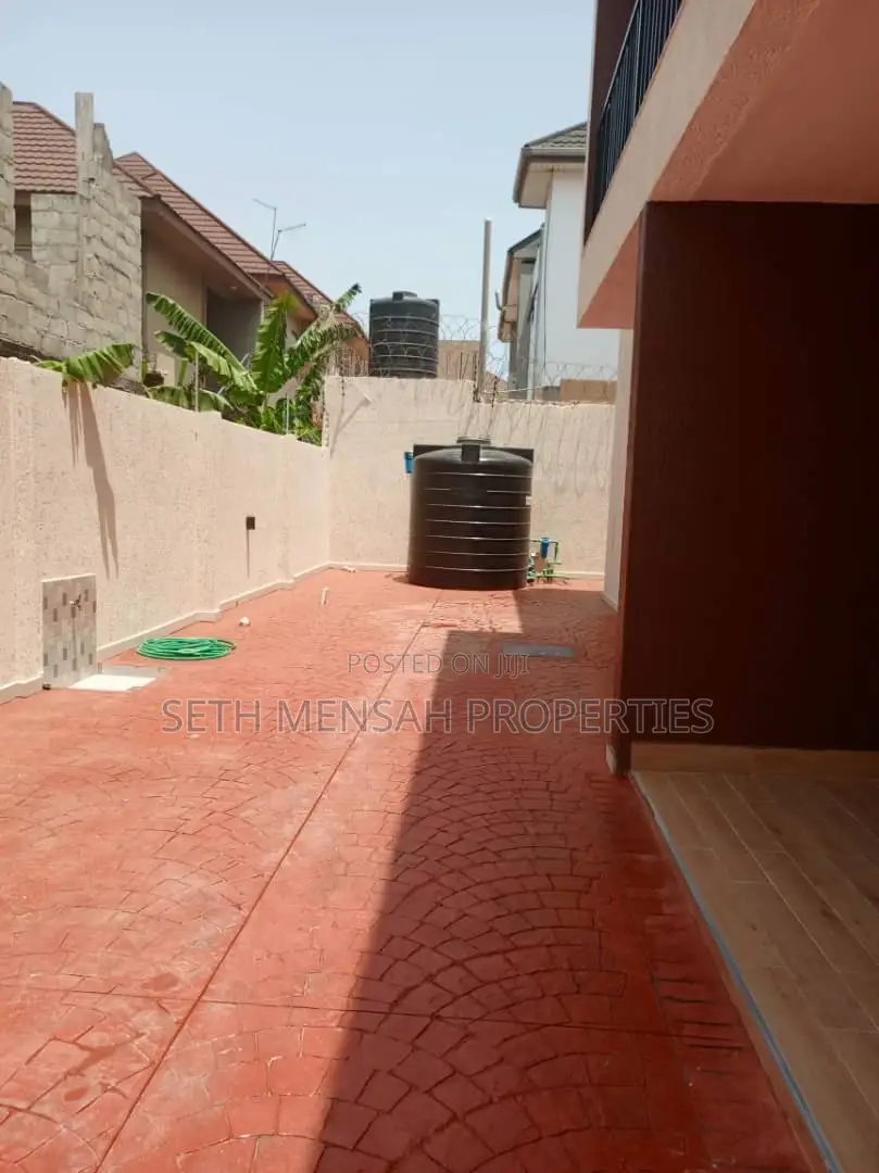 4bdrm House in Skm, Airport Residential Area for rent