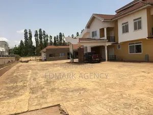 7bdrm House in Spintex, Accra Metropolitan for sale