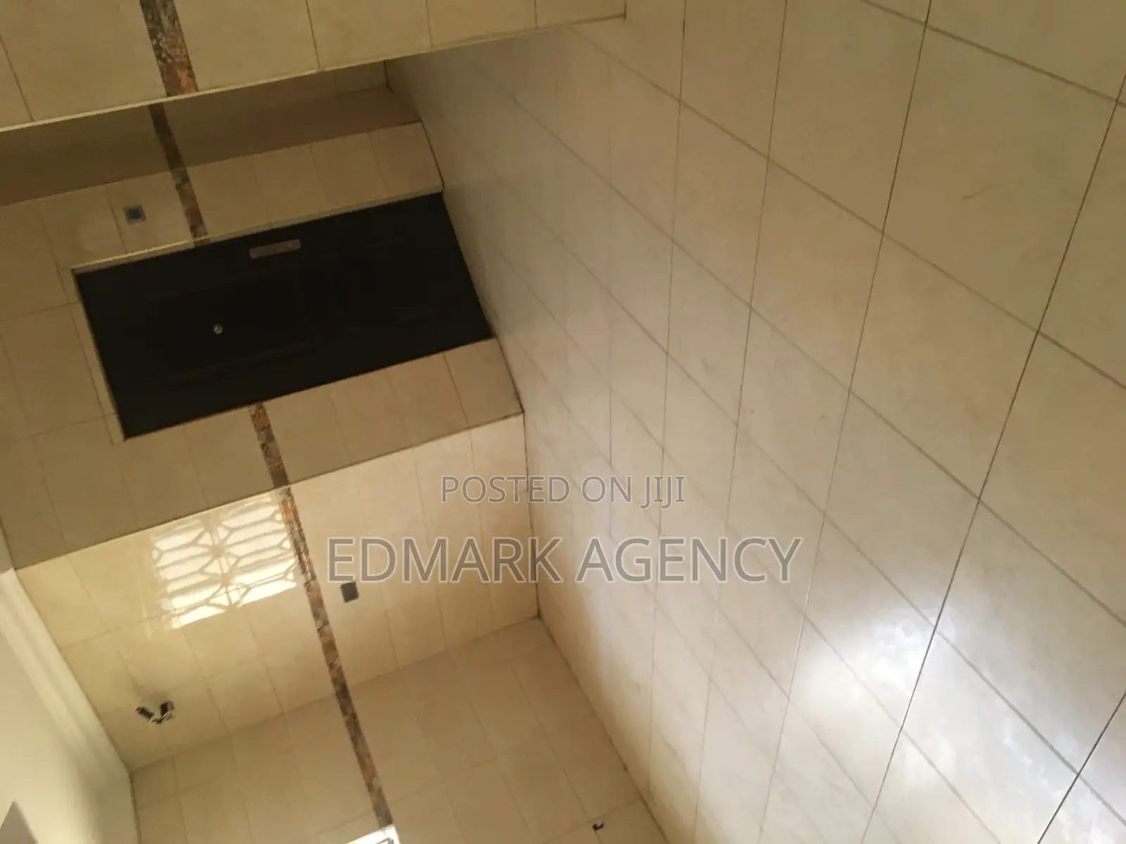 7bdrm House in Spintex, Accra Metropolitan for sale