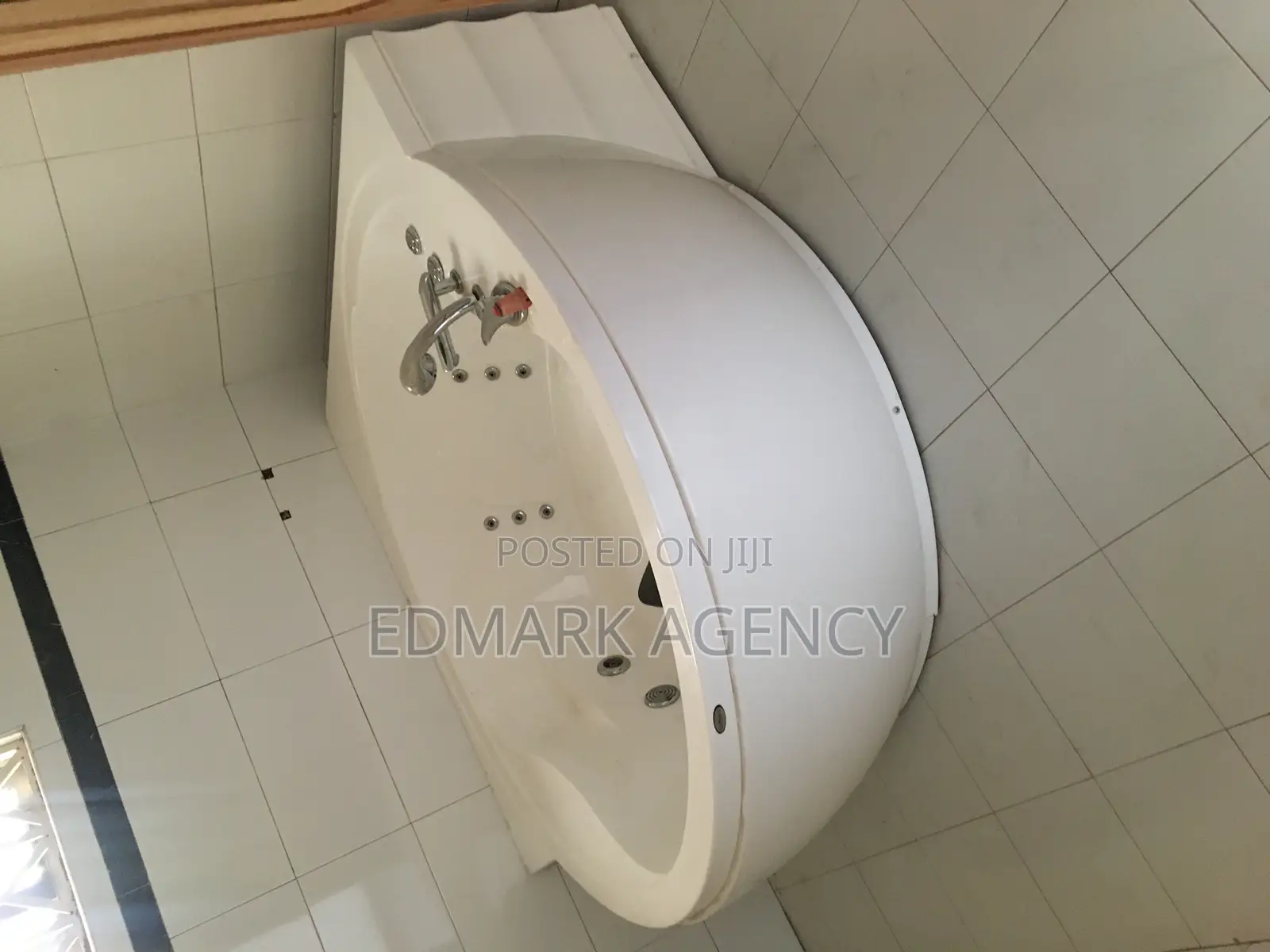 7bdrm House in Spintex, Accra Metropolitan for sale