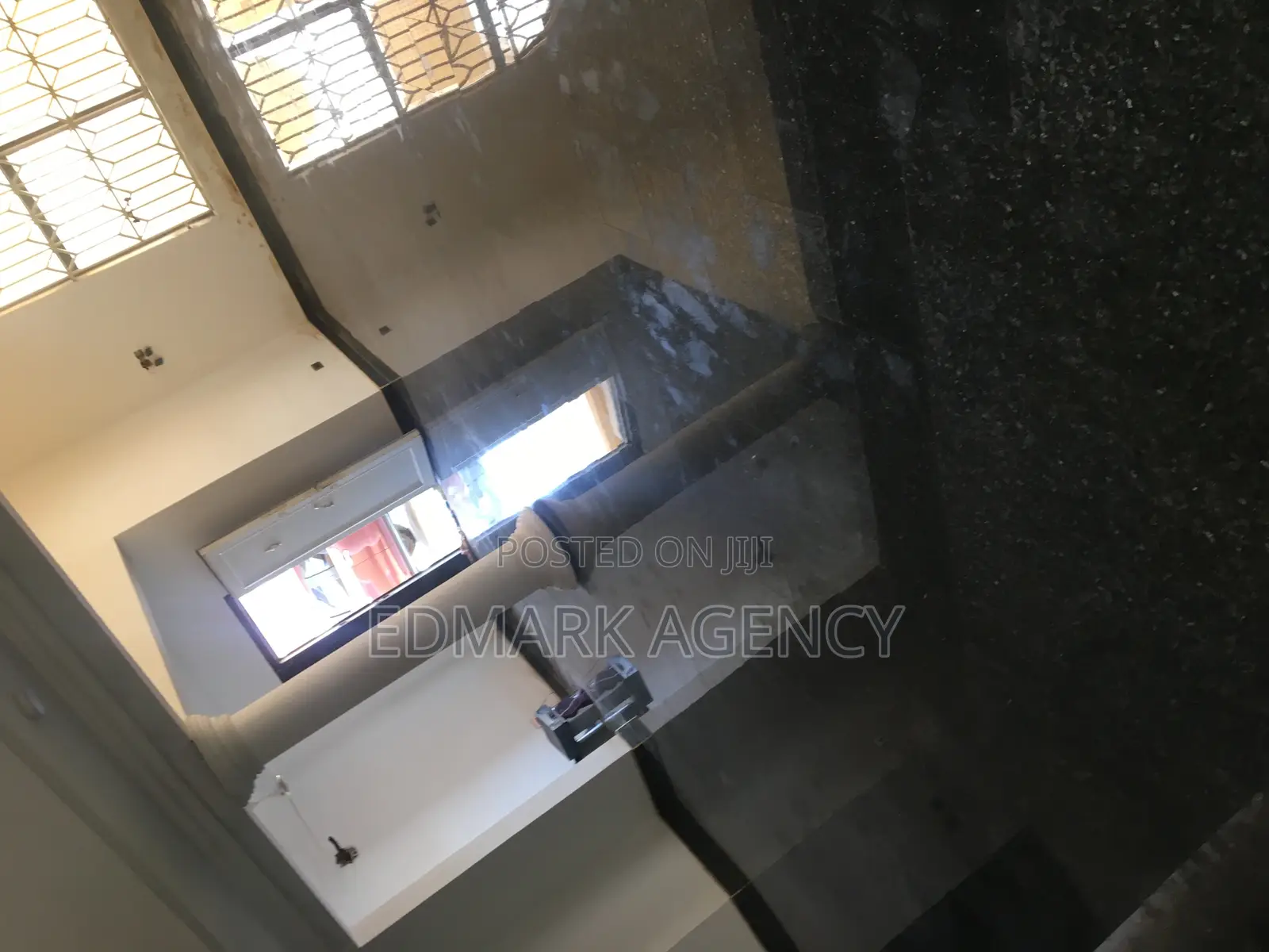 7bdrm House in Spintex, Accra Metropolitan for sale