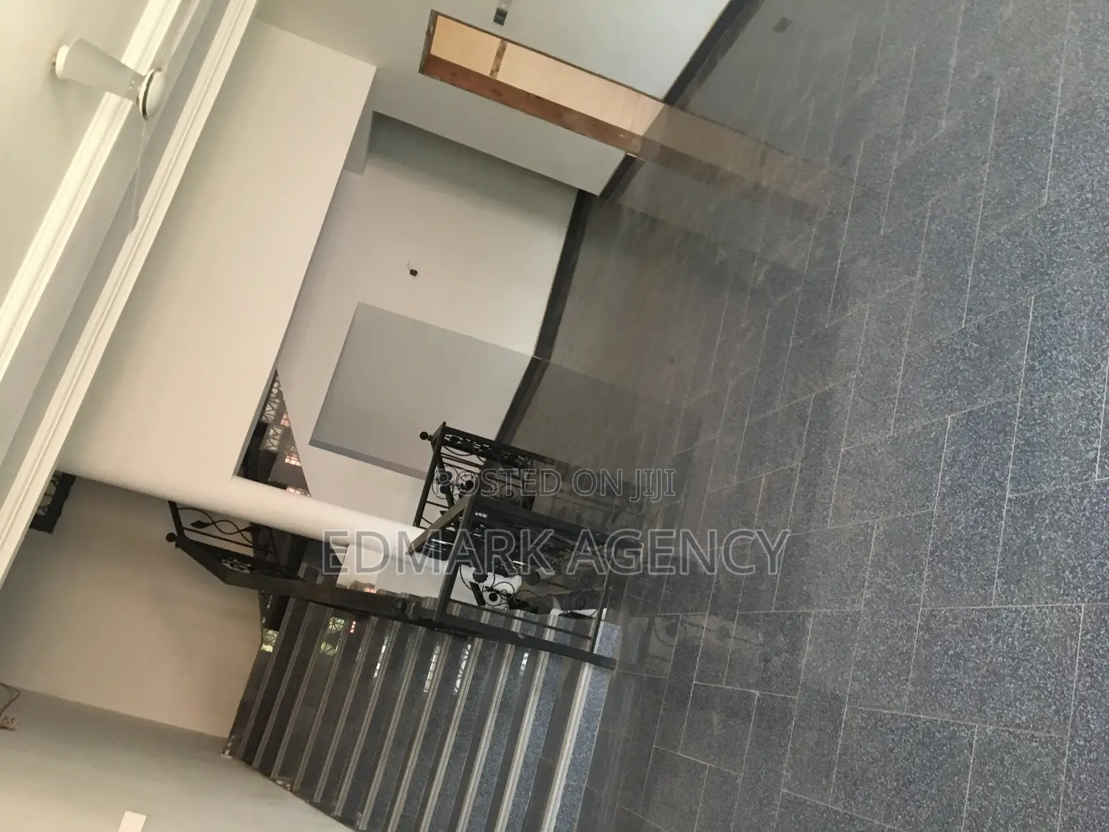 7bdrm House in Spintex, Accra Metropolitan for sale