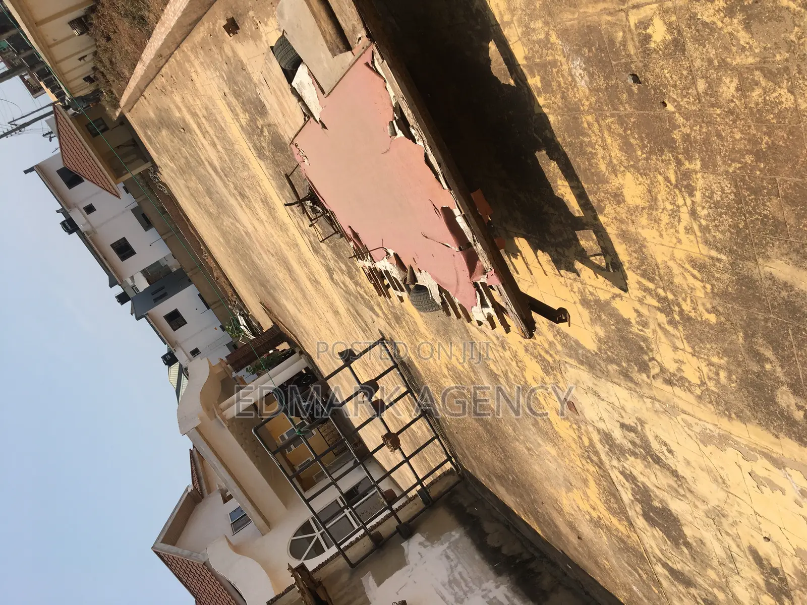7bdrm House in Spintex, Accra Metropolitan for sale