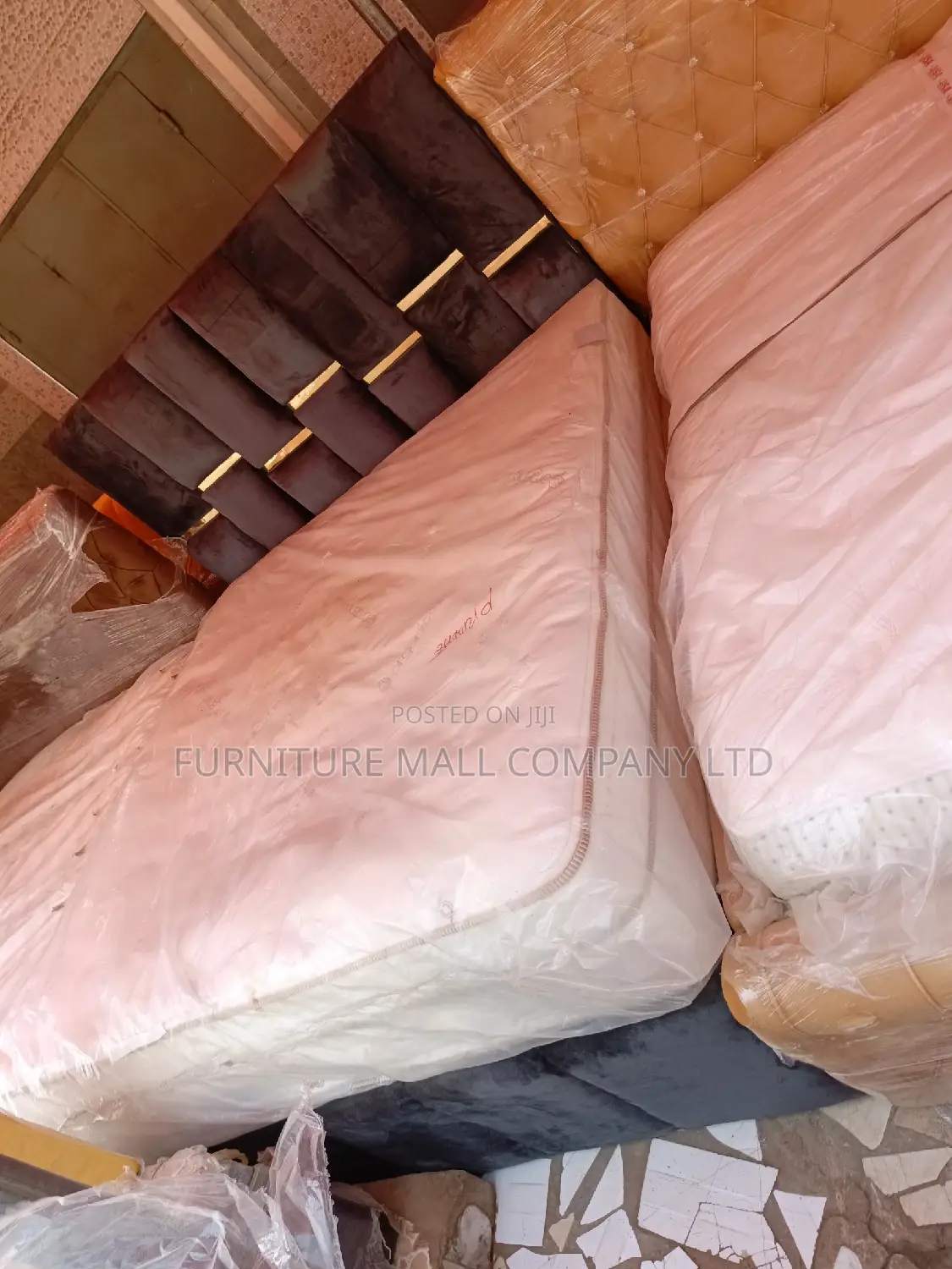 FURNITURE MALL King's Bed With Mattress . Hot. Free Delivy