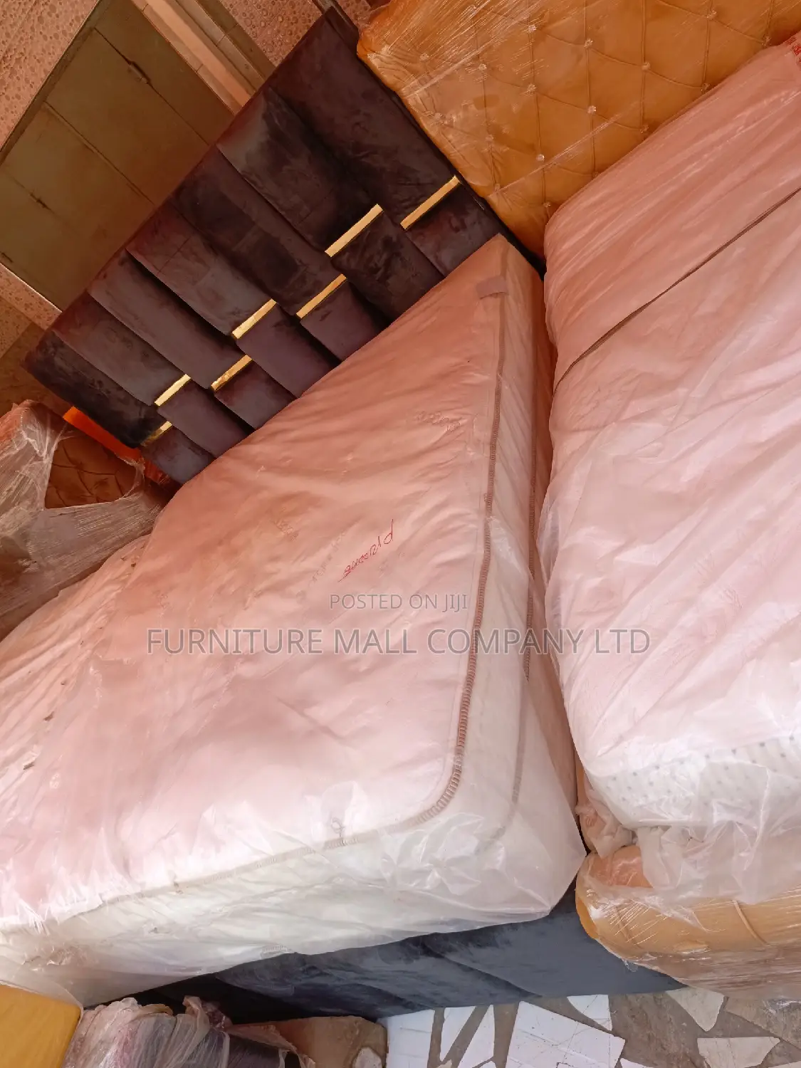 FURNITURE MALL King's Bed With Mattress . Hot. Free Delivy