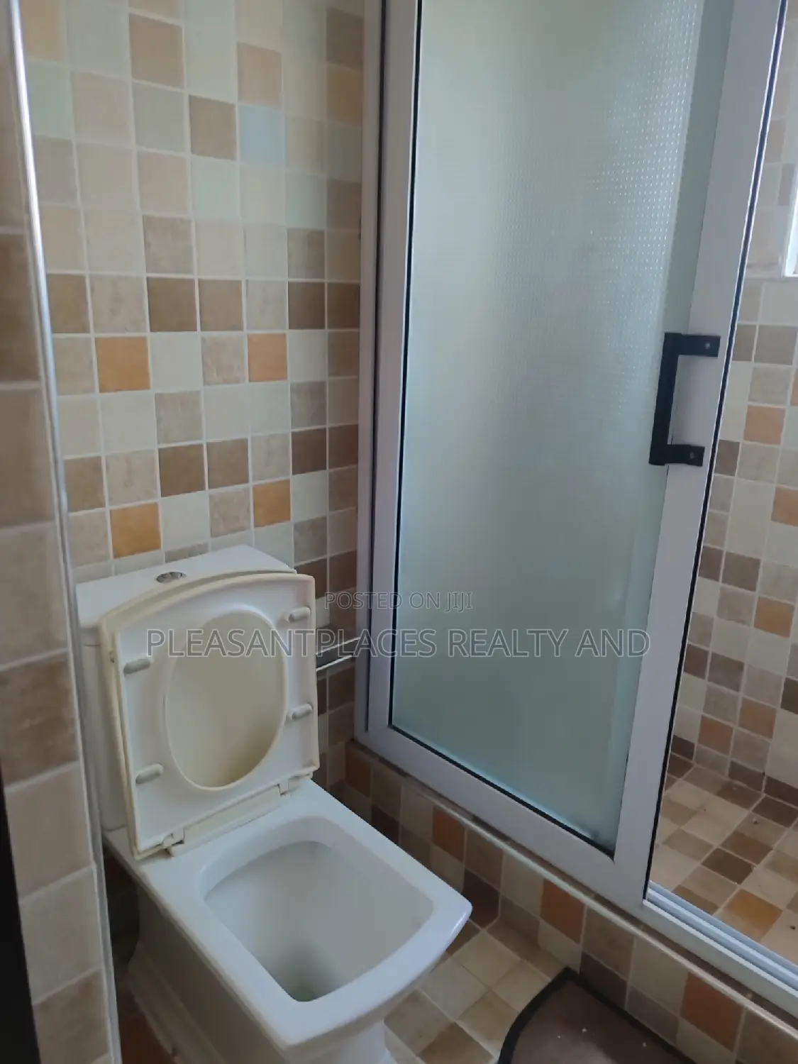 1bdrm Apartment in Pleasantplaces, East Legon for rent