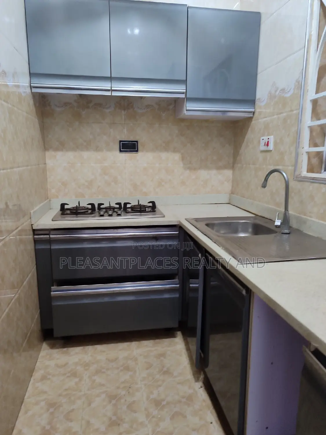 1bdrm Apartment in Pleasantplaces, East Legon for rent