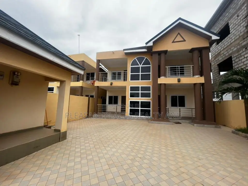 4bdrm Duplex in Pleasantplaces, East Legon for rent