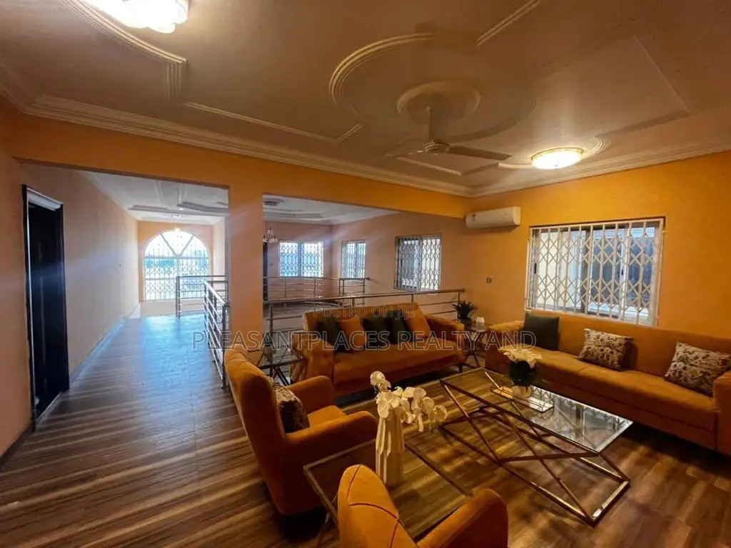 4bdrm Duplex in Pleasantplaces, East Legon for rent