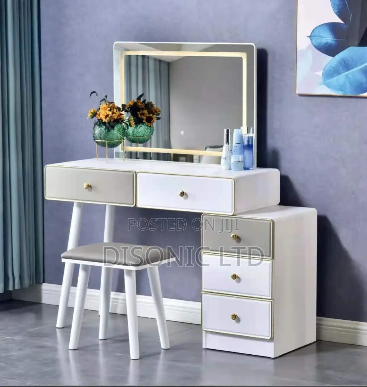 Dresser Or Dressing Mirror