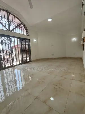 4bdrm Duplex in Pleasantplaces, East Legon for rent