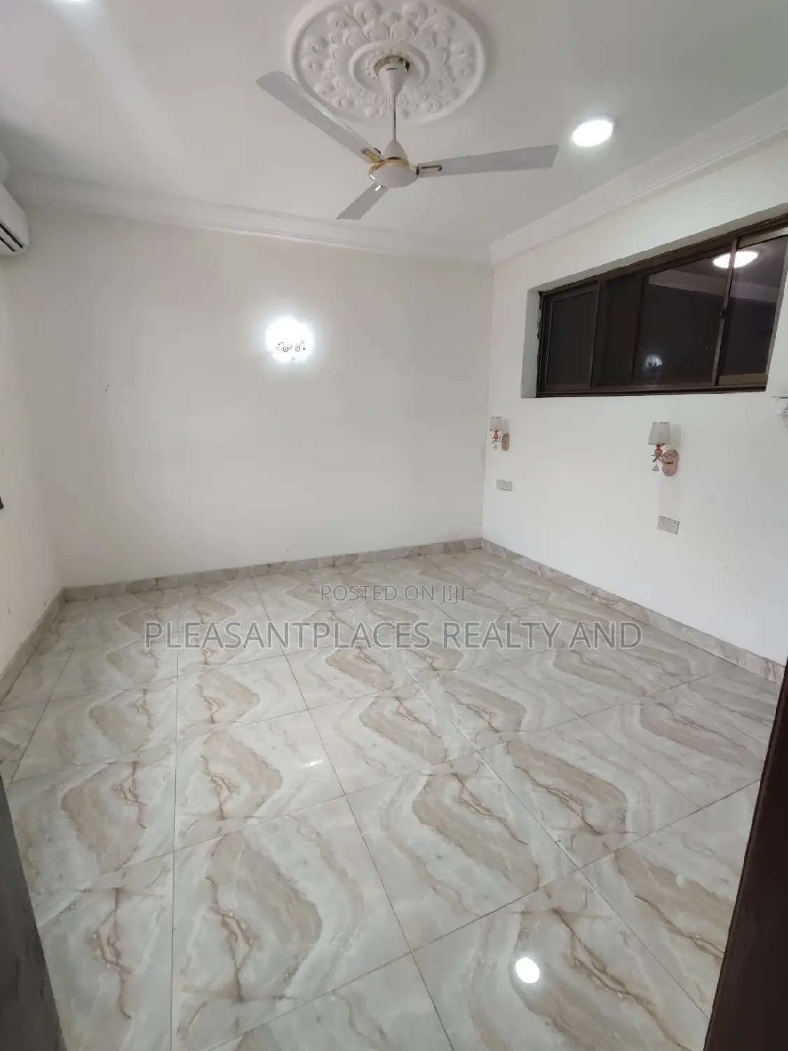 4bdrm Duplex in Pleasantplaces, East Legon for rent