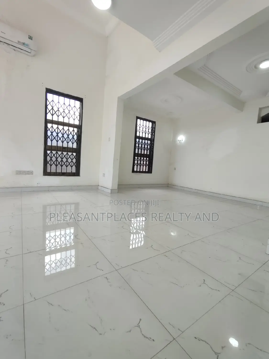 4bdrm Duplex in Pleasantplaces, East Legon for rent