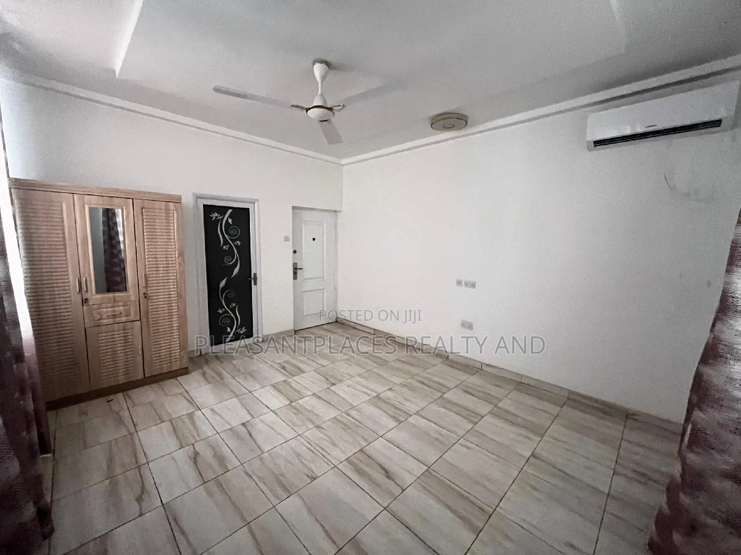 4bdrm Duplex in Pleasantplaces, Adjiriganor for sale