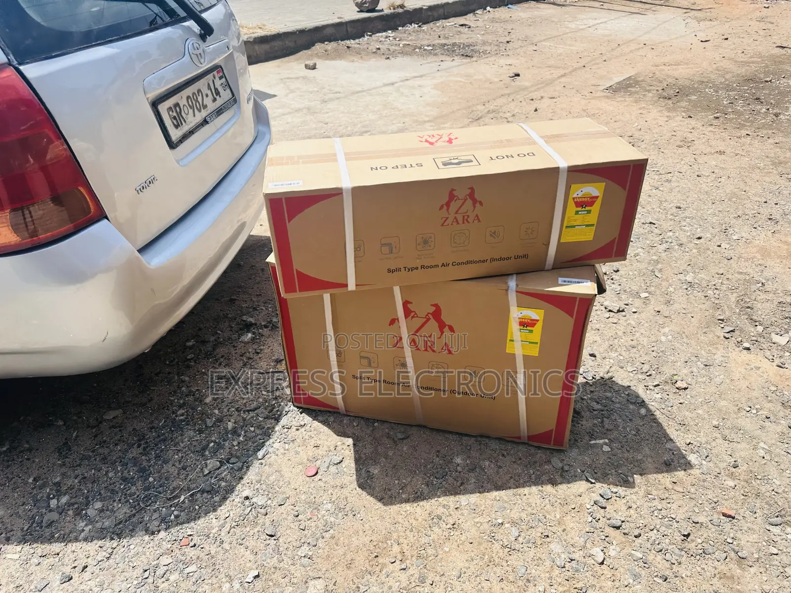 Neatly Sealed White Zara 2.5hp Split R410