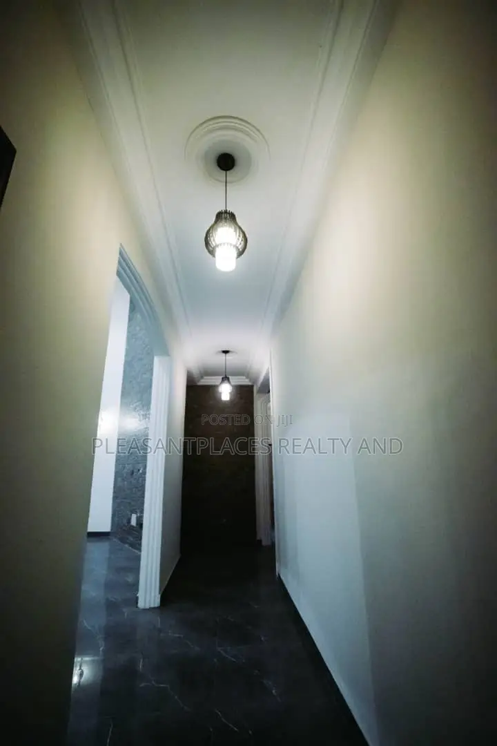 4bdrm Duplex in Pleasantplaces, Accra Metropolitan for sale