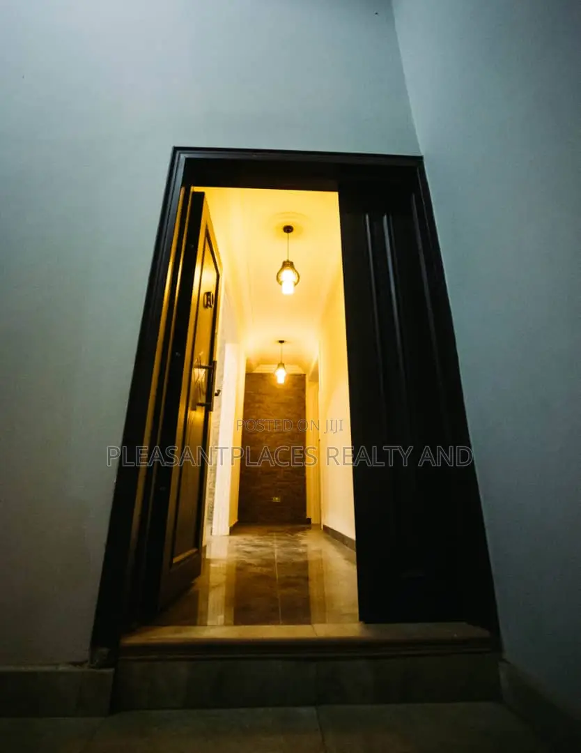 4bdrm Duplex in Pleasantplaces, Accra Metropolitan for sale