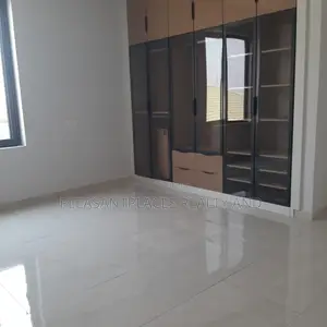 4bdrm Duplex in Pleasantplaces, East Legon for sale