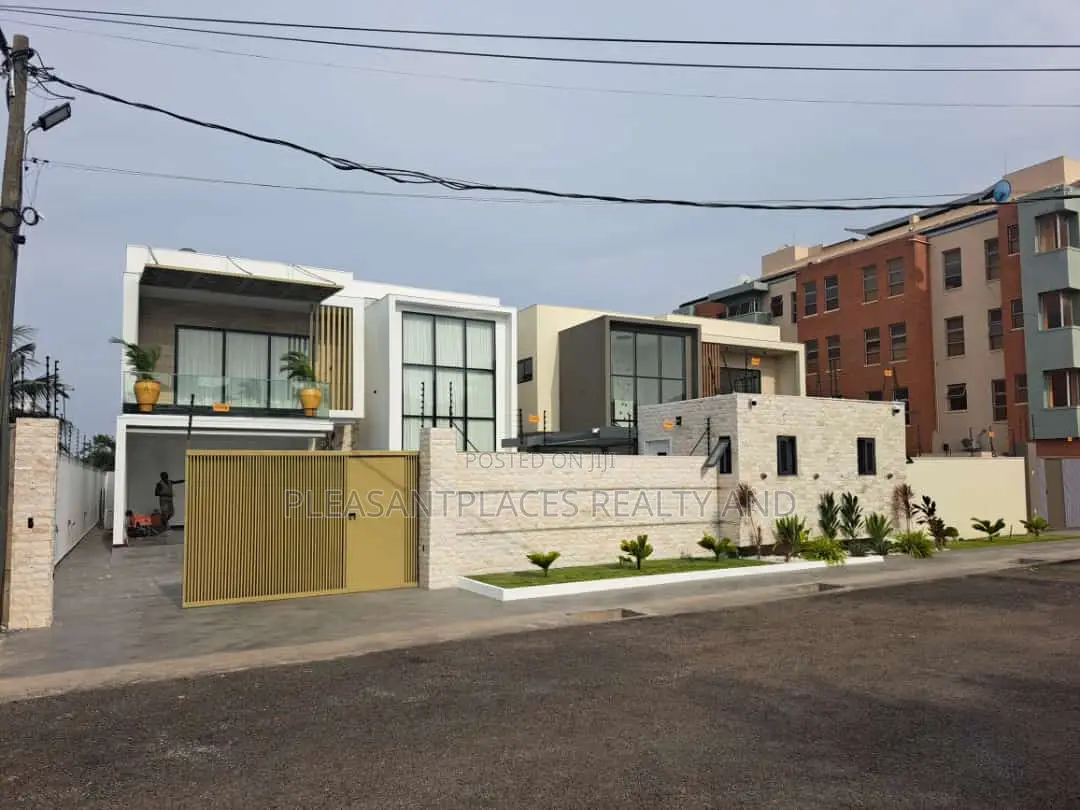 4bdrm Duplex in Pleasantplaces, East Legon for sale