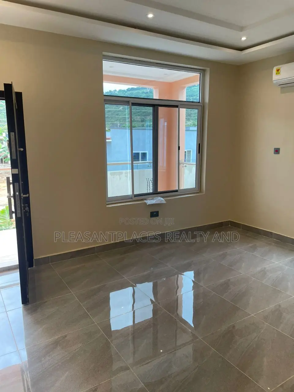 4bdrm Duplex in Pleasantplaces, Oyarifa for rent