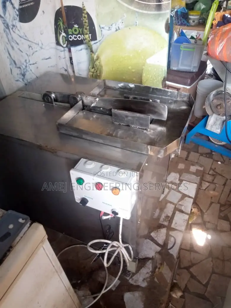 Tender Coconut Cutting Machine
