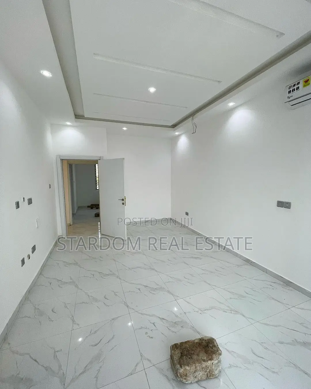 2bdrm Townhouse/Terrace in Lake Side Estate for sale