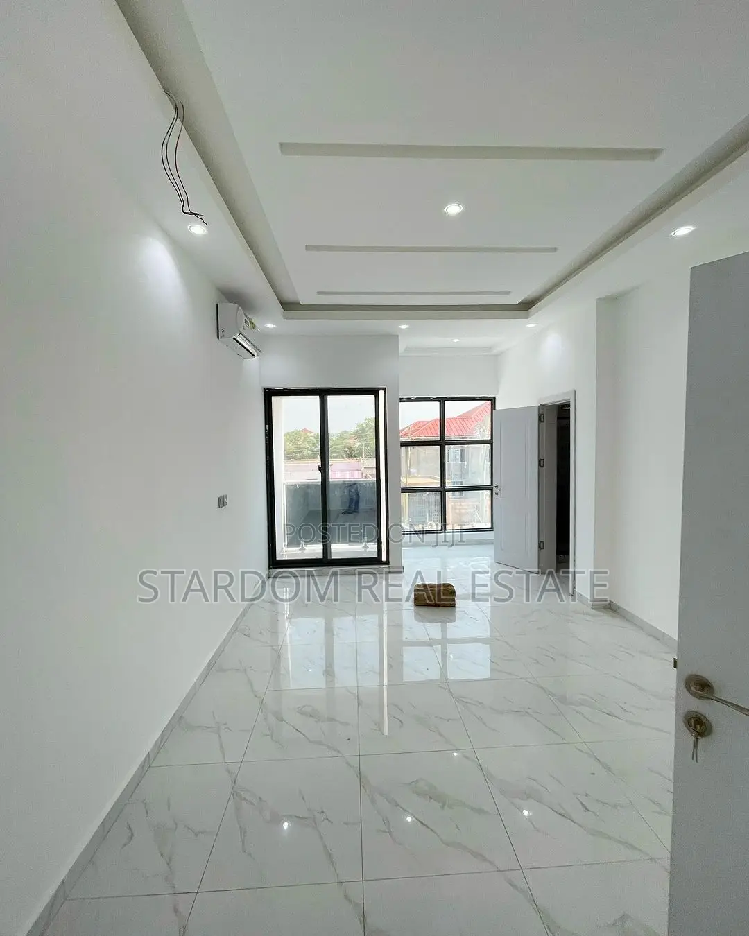 2bdrm Townhouse/Terrace in Lake Side Estate for sale