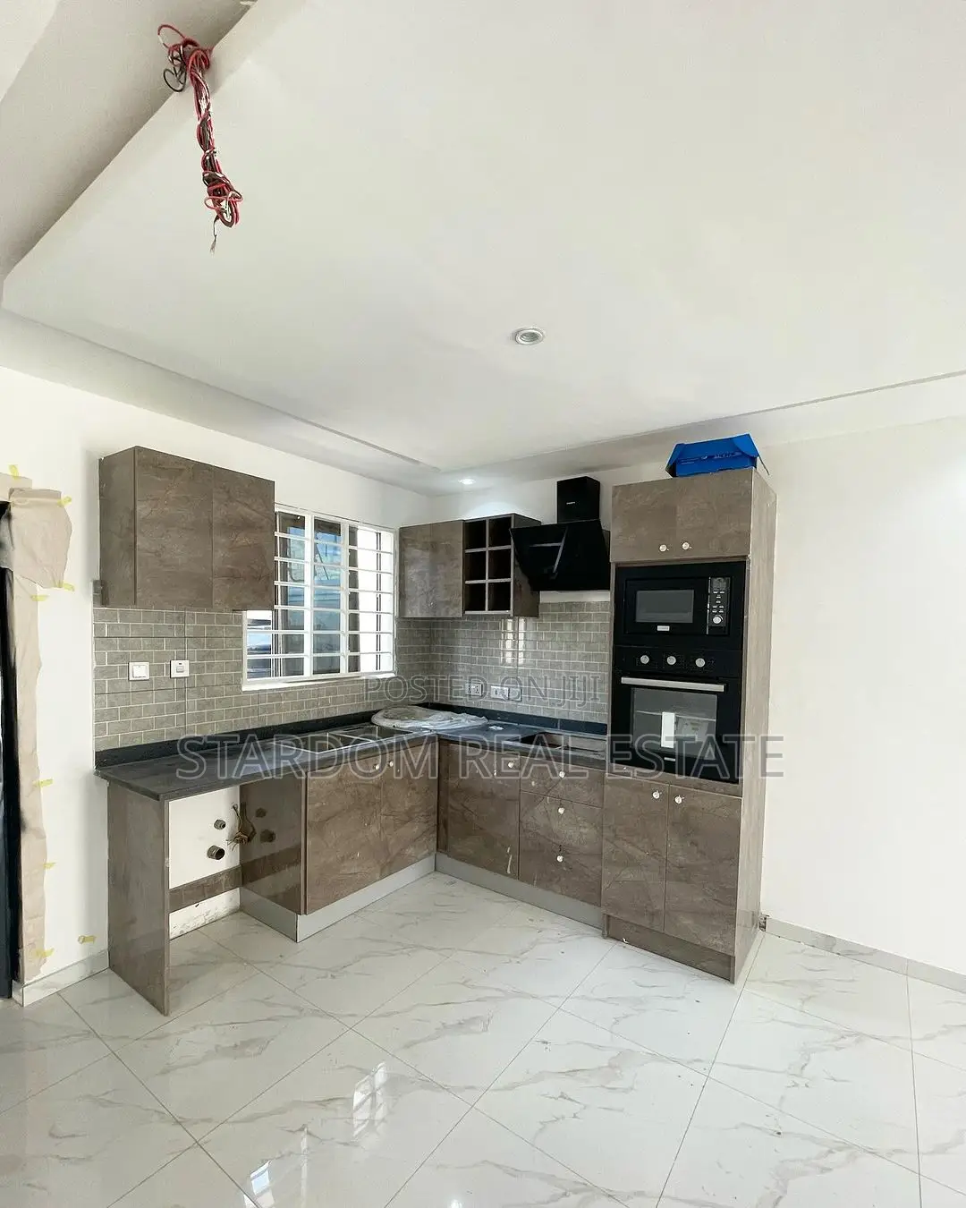 2bdrm Townhouse/Terrace in Lake Side Estate for sale