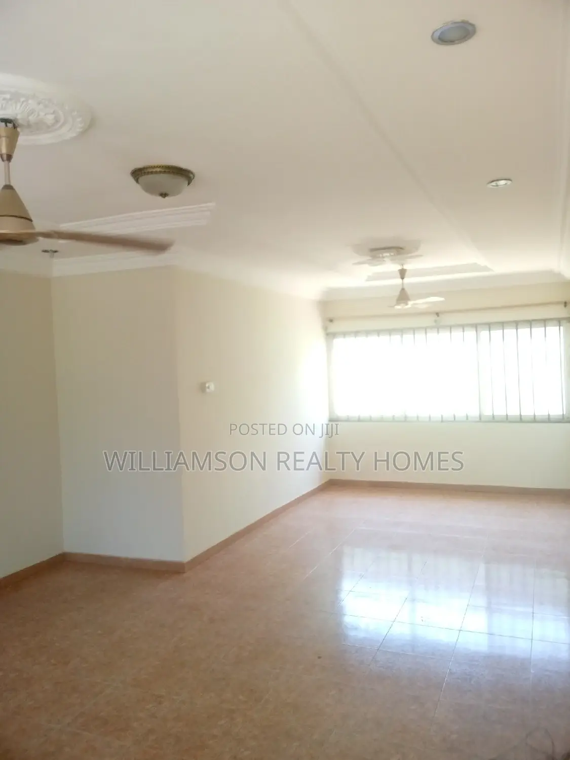 3bdrm House in Community 19 Estate,, Spintex for rent