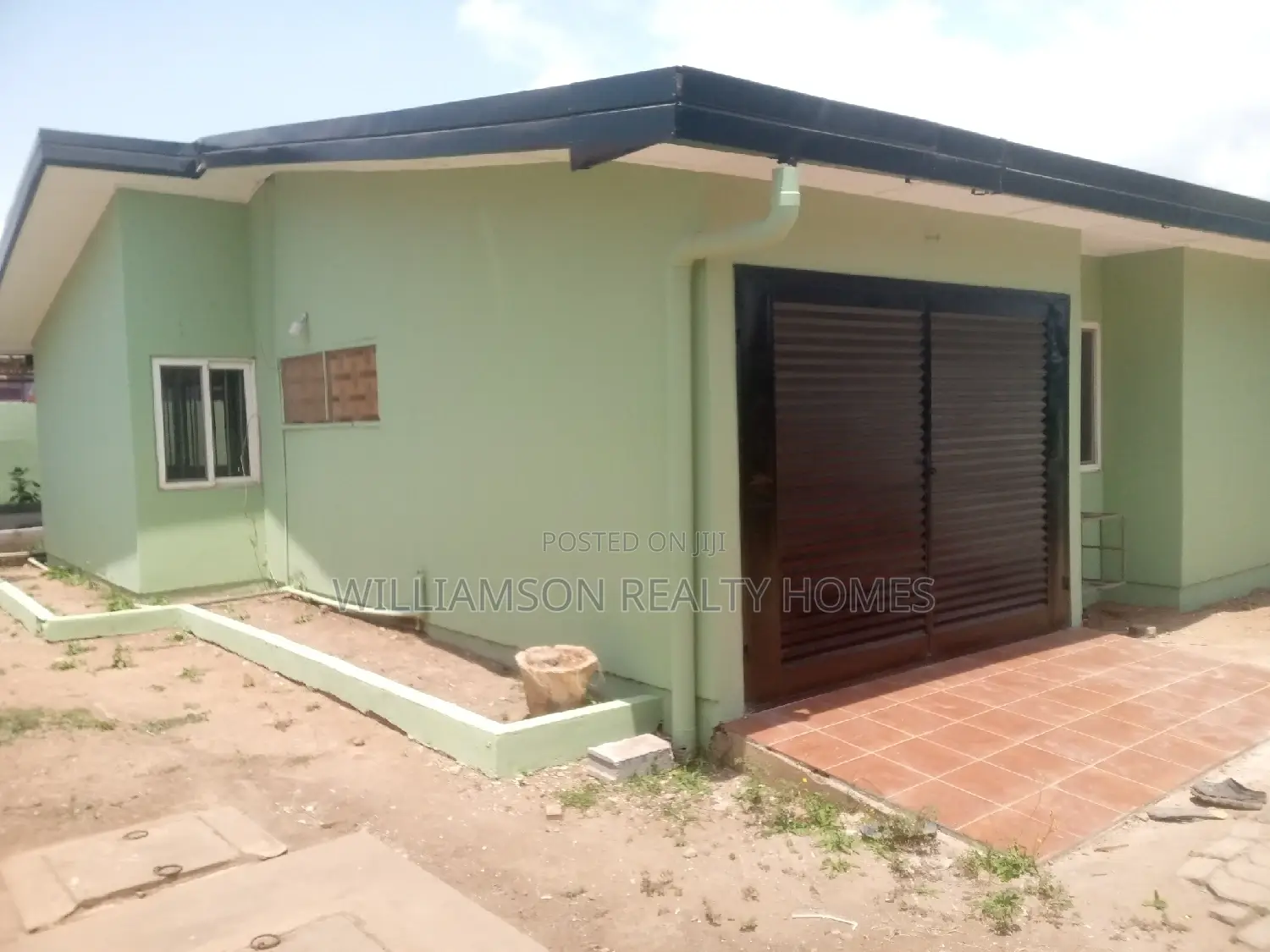 3bdrm House in Community 19 Estate,, Spintex for rent