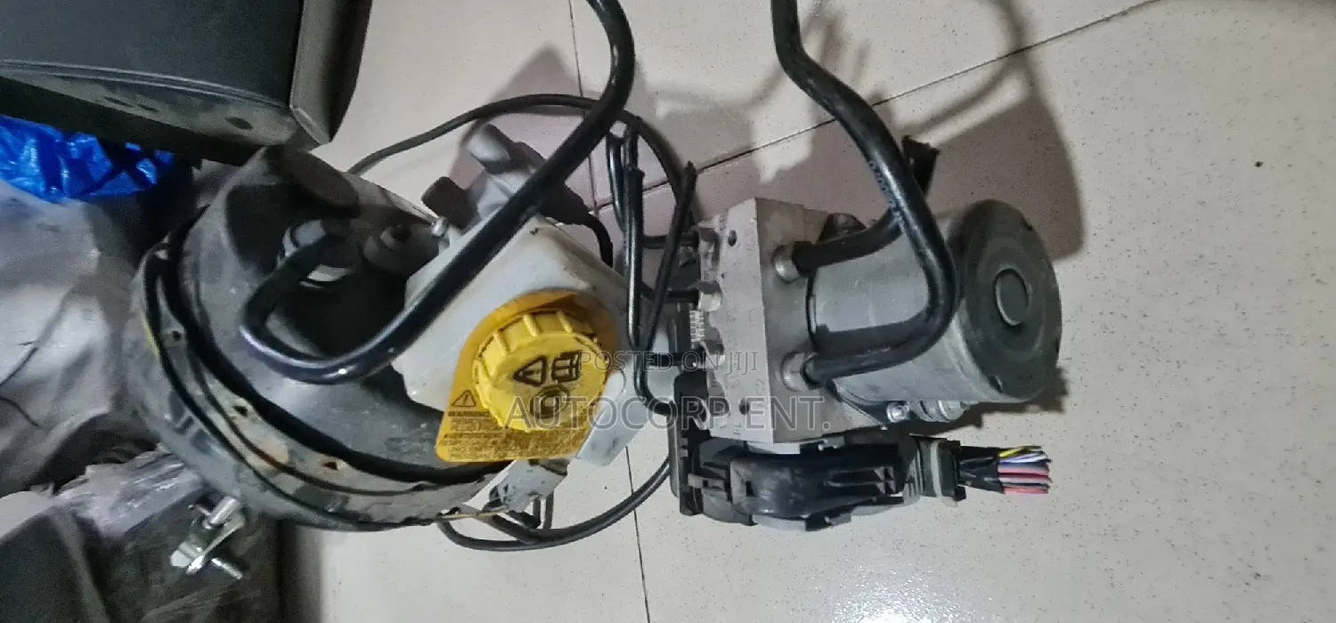 2012 - 2015 Jaguar XF ABS Module