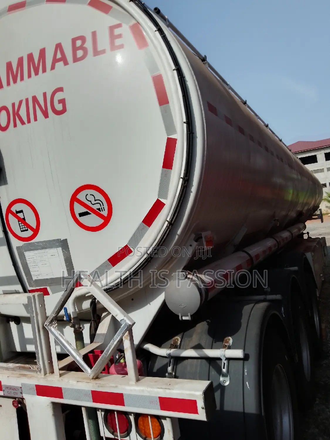 Brand New SHACMAN Fuel Tanker, 20,000liters Tanker With Head