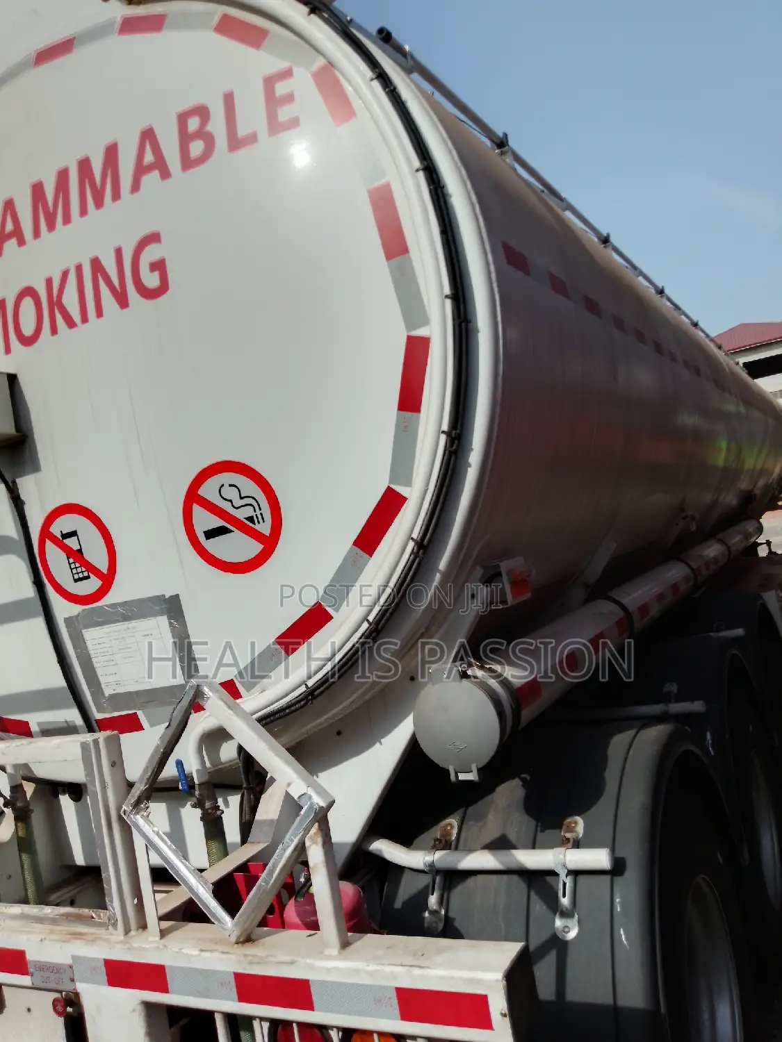 Brand New SHACMAN Fuel Tanker, 20,000liters Tanker With Head