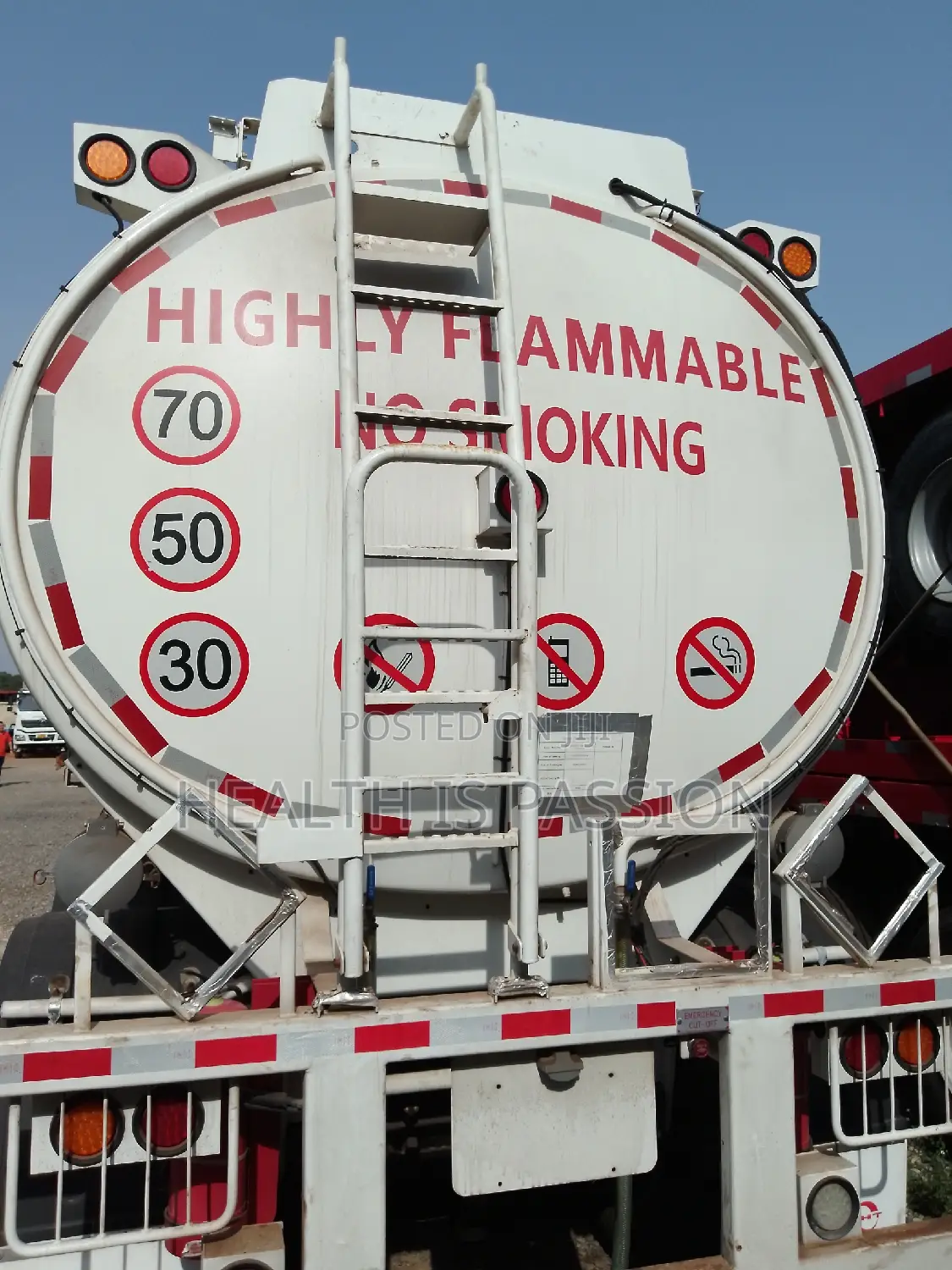 Brand New SHACMAN Fuel Tanker, 20,000liters Tanker With Head
