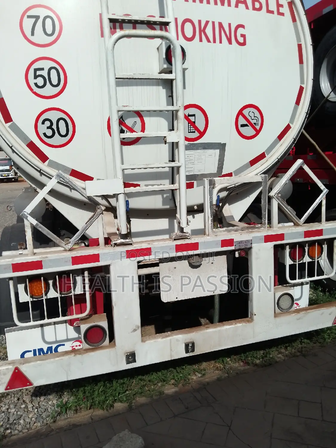 Brand New SHACMAN Fuel Tanker, 20,000liters Tanker With Head