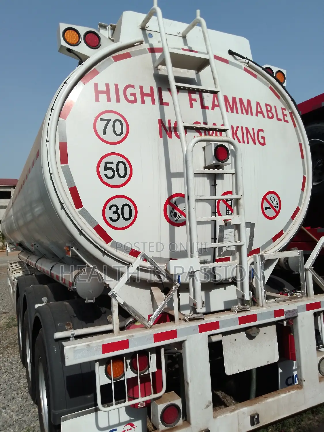 Brand New SHACMAN Fuel Tanker, 20,000liters Tanker With Head