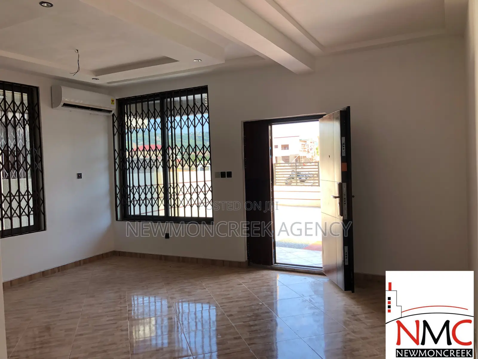 3bdrm Duplex in Oyarifa Road, Accra Metropolitan for sale