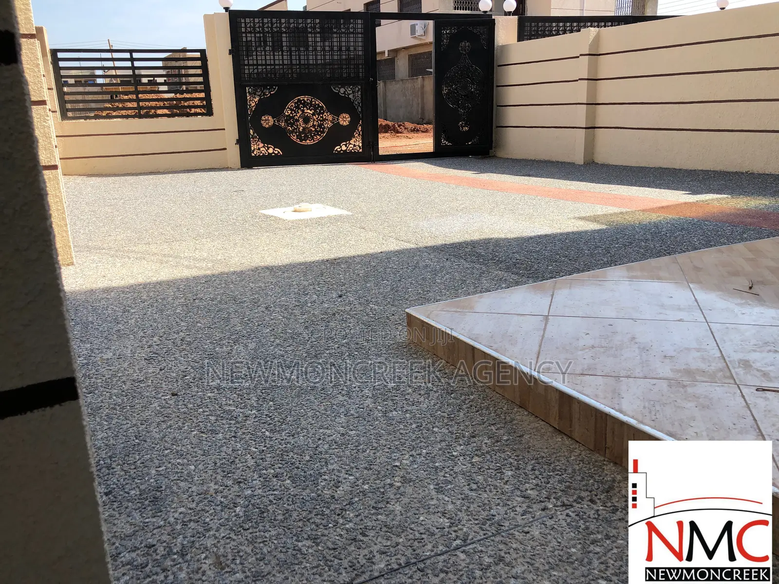 3bdrm Duplex in Oyarifa Road, Accra Metropolitan for sale