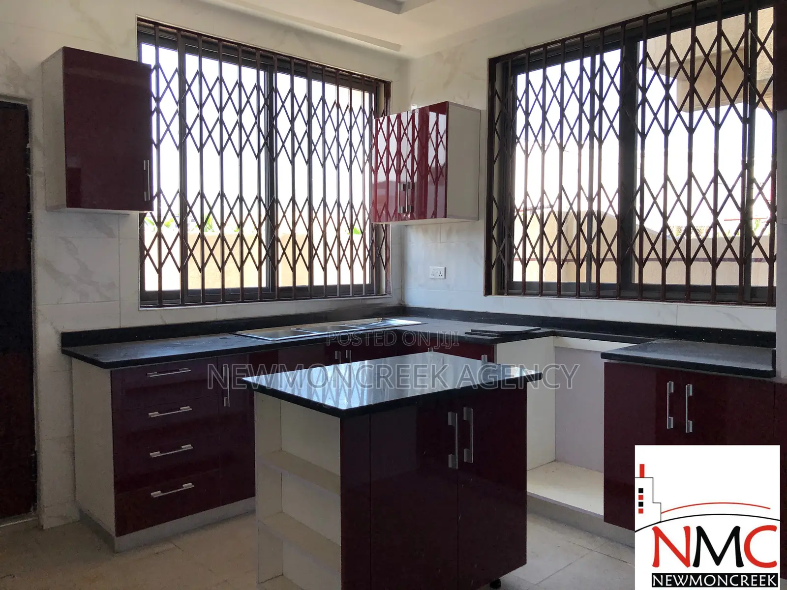 3bdrm Duplex in Oyarifa Road, Accra Metropolitan for sale