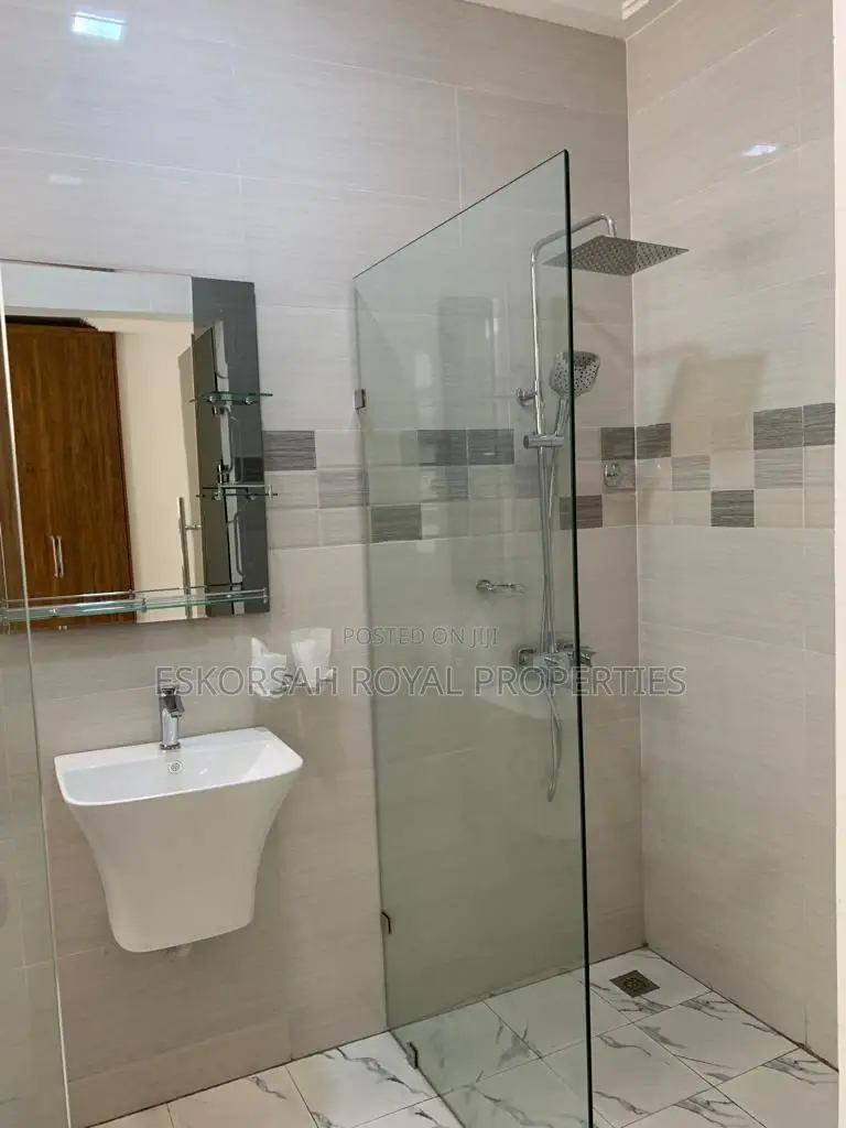 4bdrm House in East Legon for sale