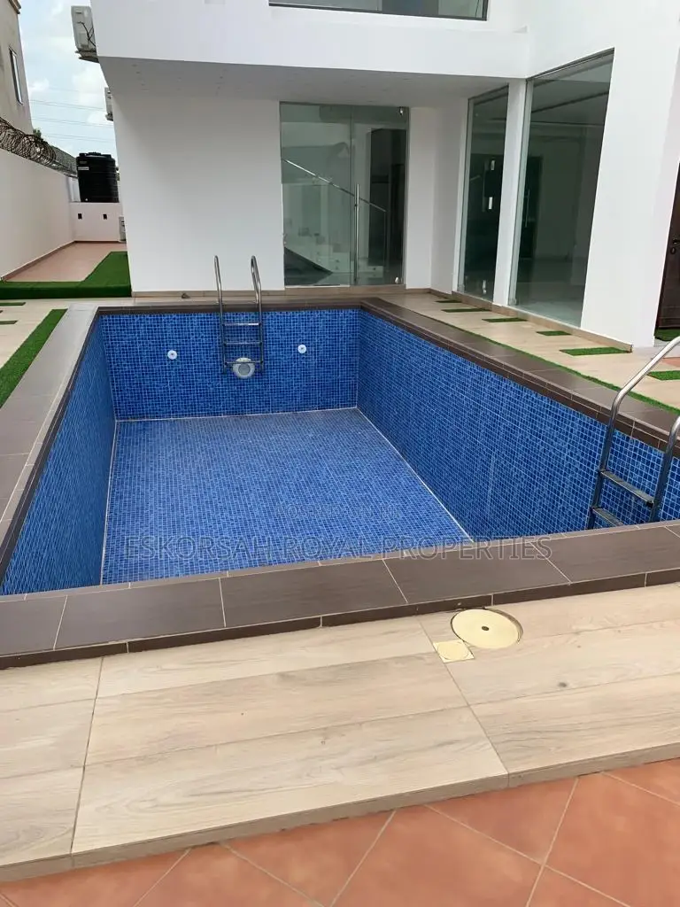 4bdrm House in East Legon for sale