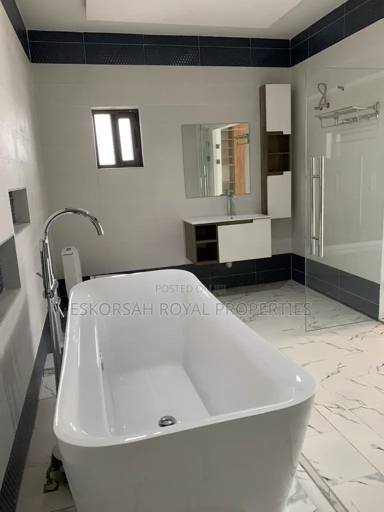 4bdrm House in East Legon for sale