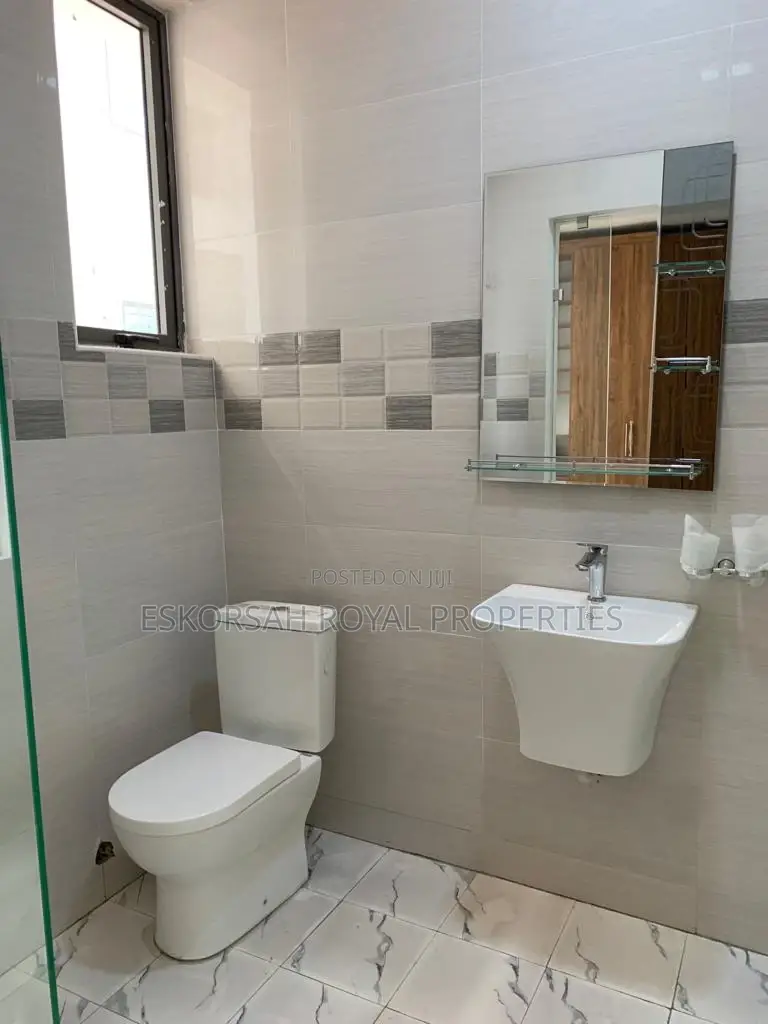 4bdrm House in East Legon for sale