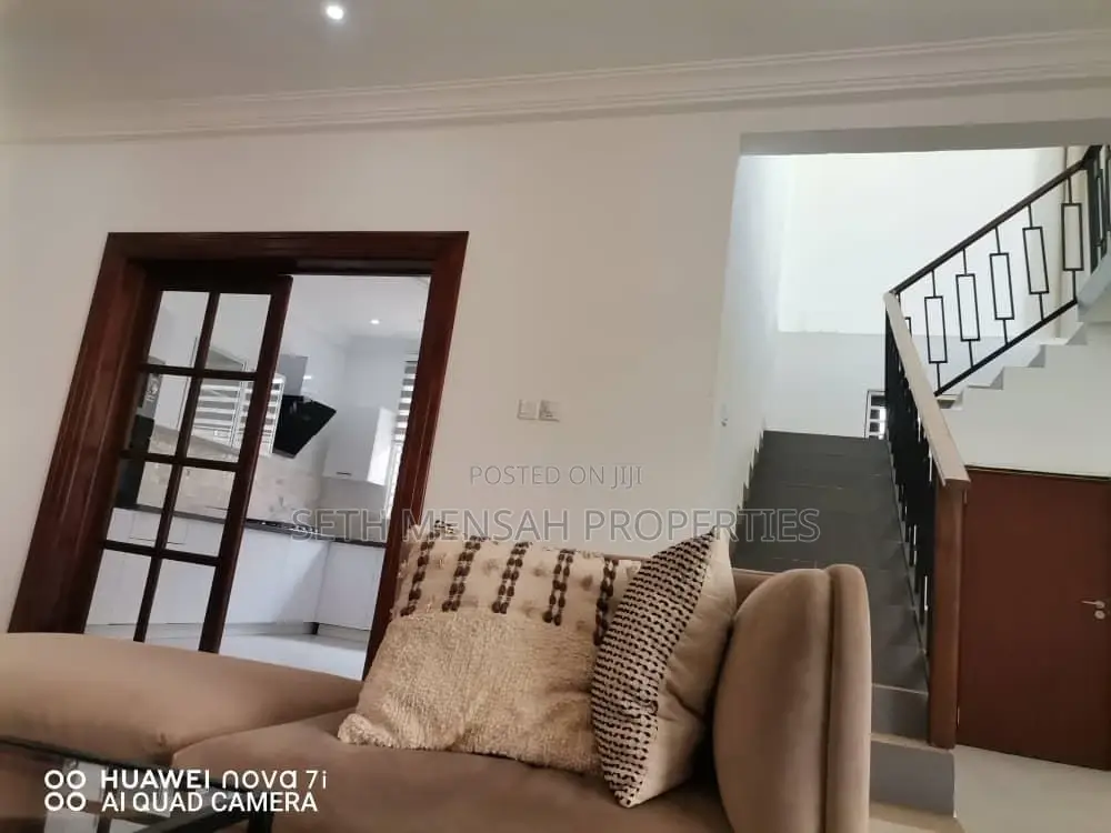 3bdrm House in Skm, Haatso for sale