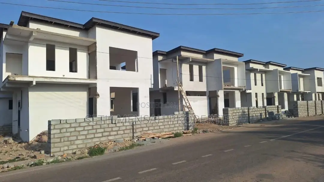 3bdrm House in Skm, Haatso for sale