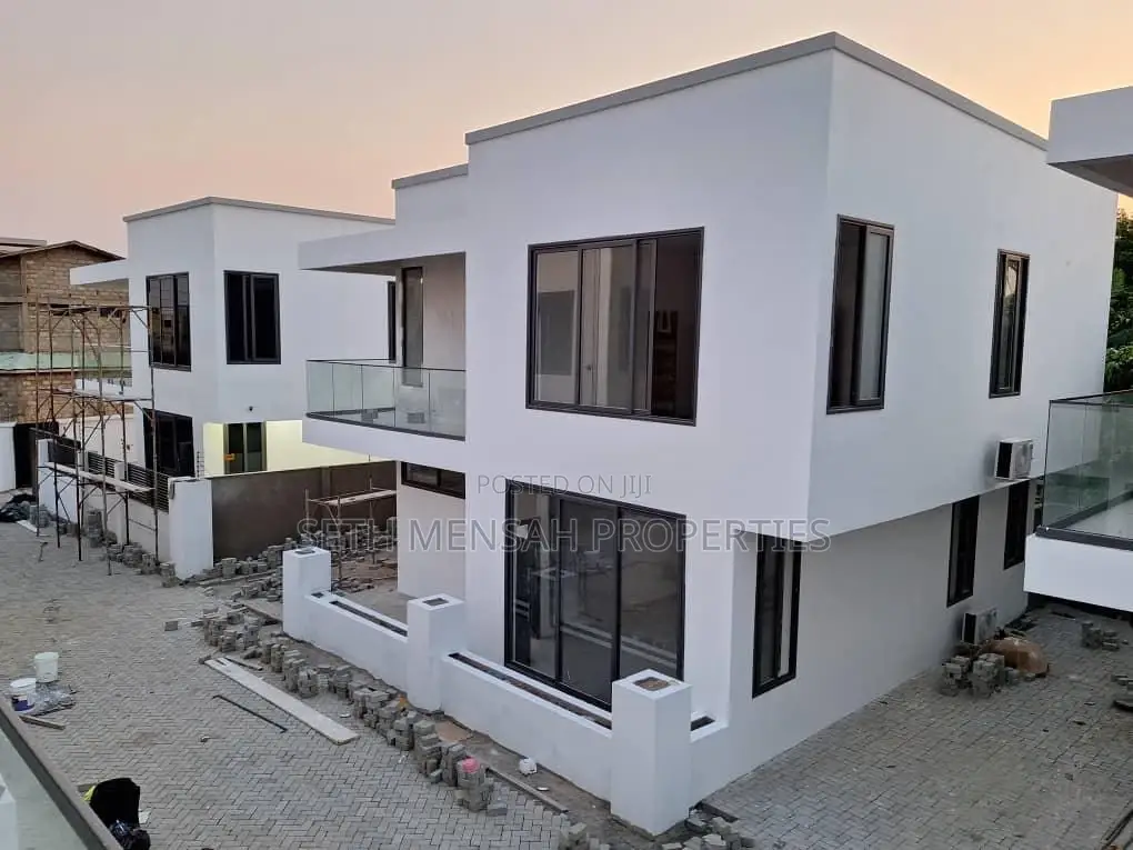3bdrm House in Skm, Haatso for sale