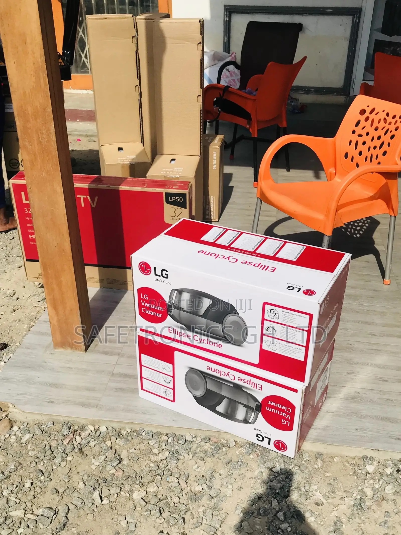 LG Vacuum Cleaner 20 Liters Red/Black Electric Vc5420nntr
