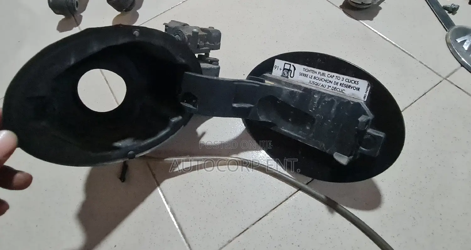 2008 - 2015 Jaguar XF Fuel Door With Cap